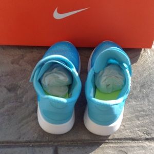 Nike Shoes - Brand new girls Nike free sneakers. Nike Shoes - Brand new girls Nike free sneakers.